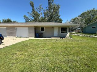 1407 7th Ave SW, Jamestown, ND 58401