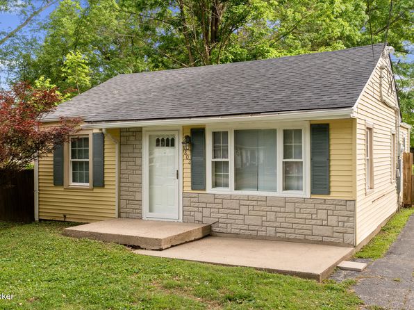 7802 Edna M Rd, Louisville, KY 40258