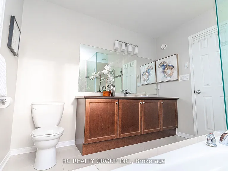 215 Armstrong Cres — Photo 17