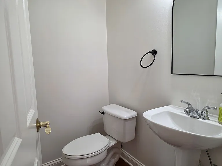 2085 Valor Ct — Photo 38