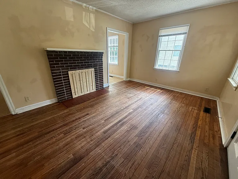 1414 N Dawson St — Photo 8