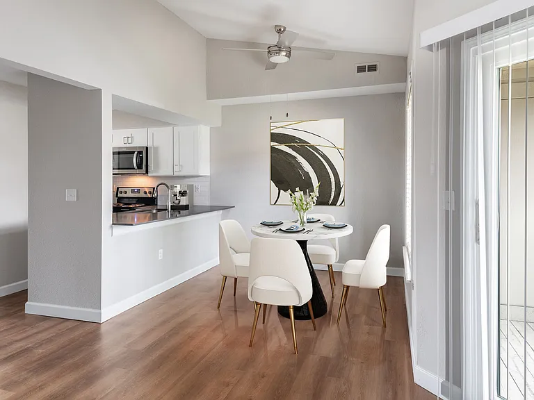 Oak Hill Apartments — Photo 8