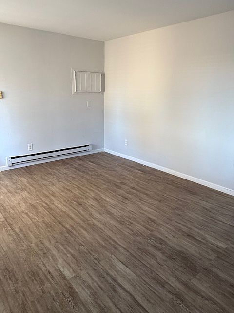 2nd image of 53 Pk Centre Dr