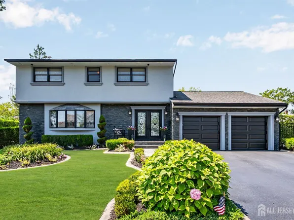 9 Zaleski Dr, Sayreville, NJ 08872