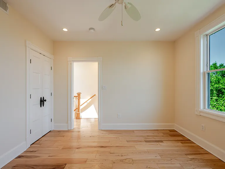 1234 E St NE — Photo 61