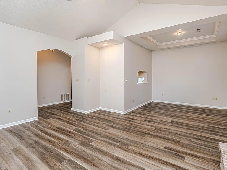1416 Whitburn Dr — Photo 5