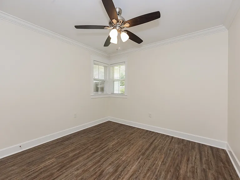 836 Steele Blvd — Photo 12