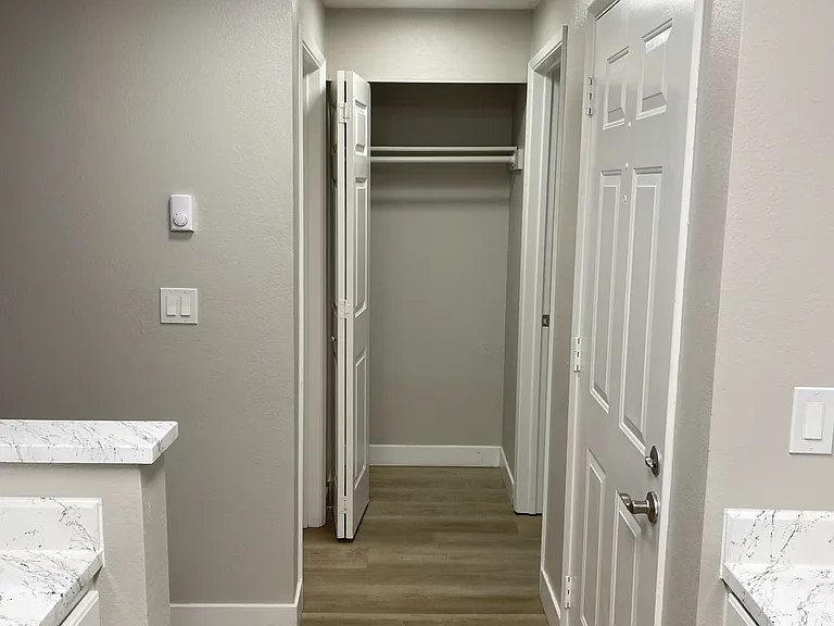 Redmond Park Apts — Photo 34