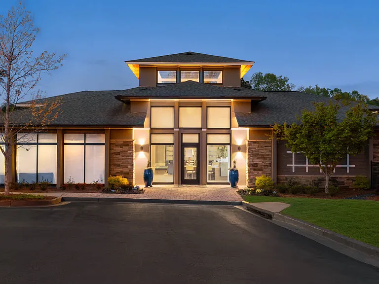 Leasing Center