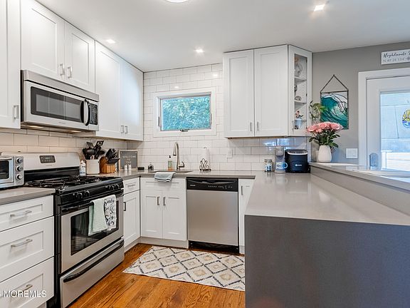 4th image of 255 Shore Dr APT 15