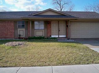 313 Ridgeway Cir, Lewisville, TX 75067