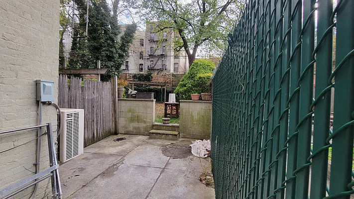 Rented by New York Dwellings LLC | media 20