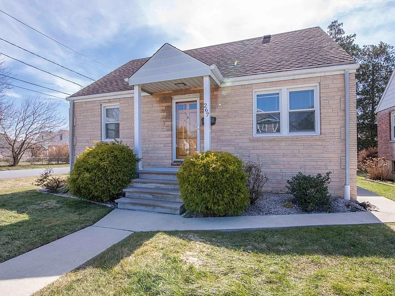 267 Hoover Ave — Photo 9