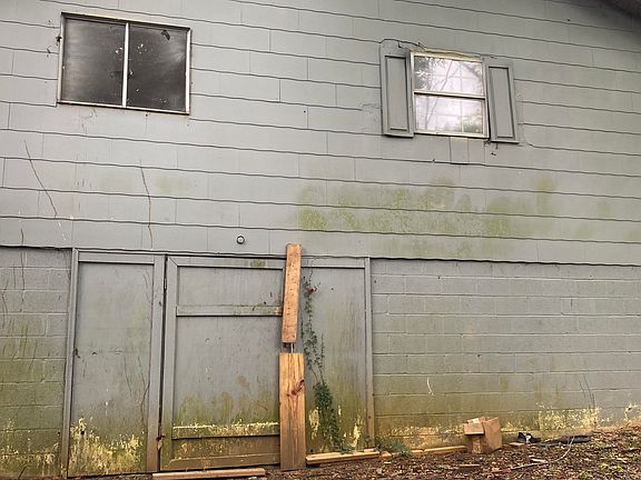 5th image of 2633 Andrews St
