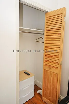 Rented by Universal Realty Group | media 5