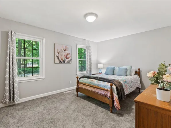 320 Holland Glen St, Fuquay Varina, NC 27526