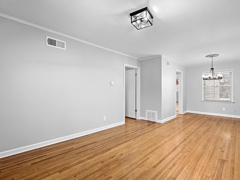 1453 Colonial Rd — Photo 7