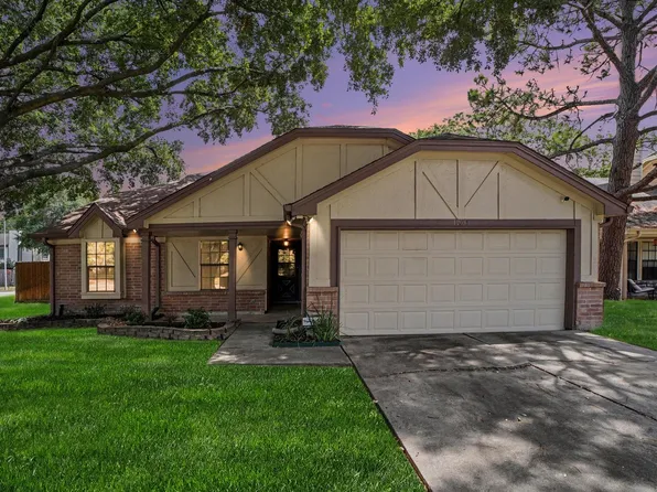 10038 Wayward Wind Ln, Houston, TX 77064