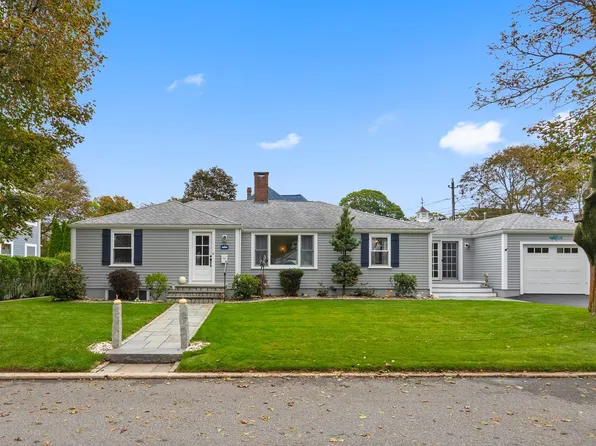 2 Smith Rd, Rockport, MA 01966