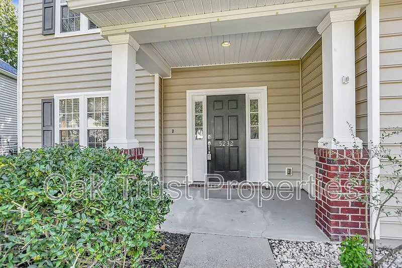 4 bed, 2.5 bath, 2355 sqft, $2,495 — Photo 4