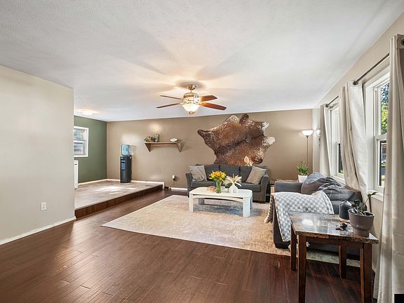 3rd image of 2010 Northville Cir