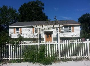 33 Newhall St, Lowell, MA 01852