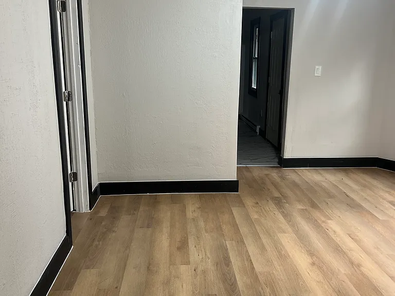 7709 Elton Ave — Photo 8