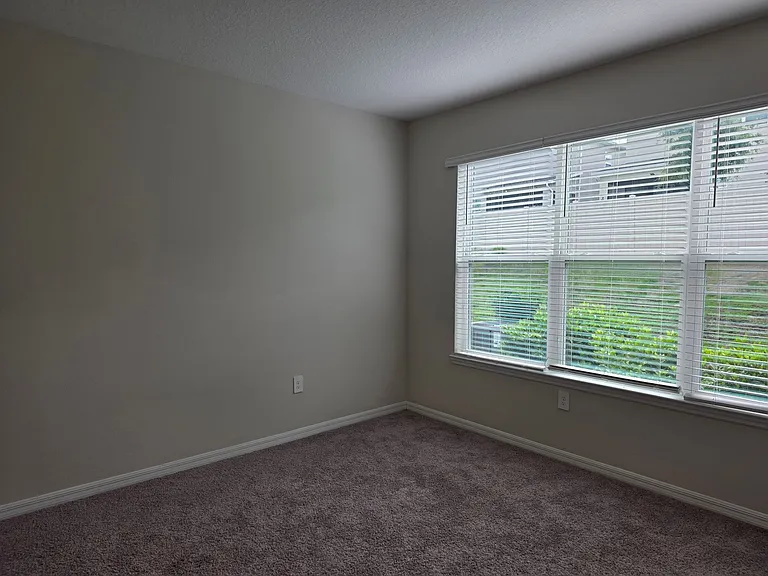 2865 High Pointe St — Photo 18