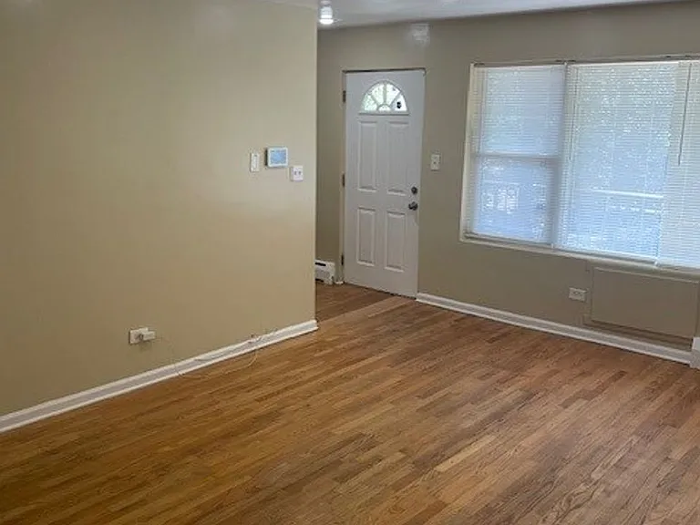 4801 N Ridgeway — Photo 6