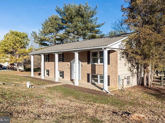 5th image of 42 Shamrock Cir
