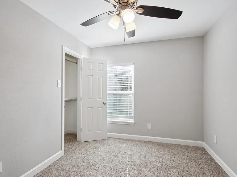 1127 Cascade Creek Dr — Photo 27