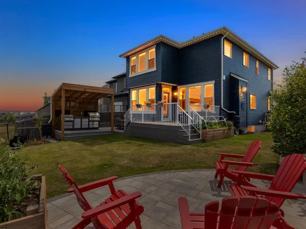 286 S Nolan Hill Blvd NW, Calgary, AB T3R 0P5