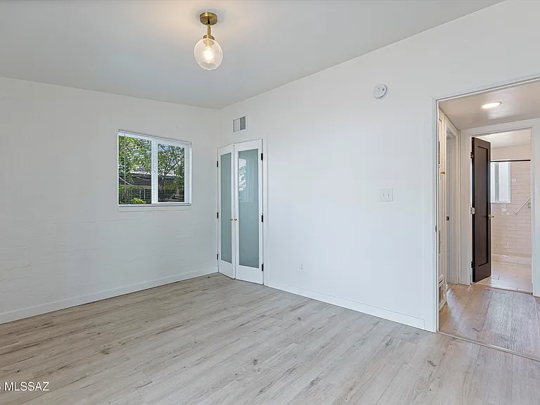 227 S Avenue B — Photo 21