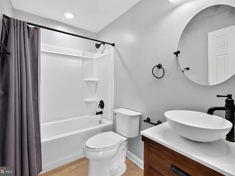9036 Woodpecker Ct — Photo 38