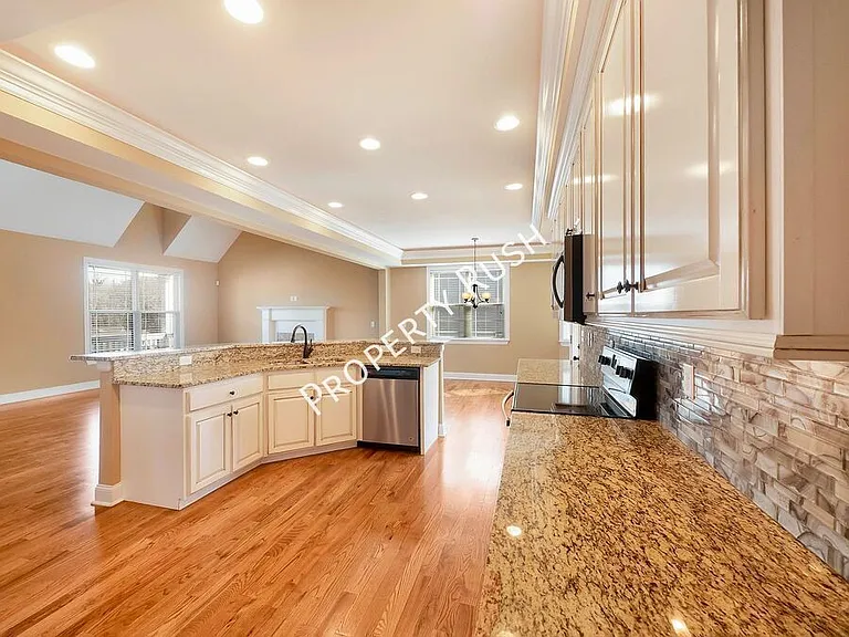 7986 Burgundy Cir — Photo 11