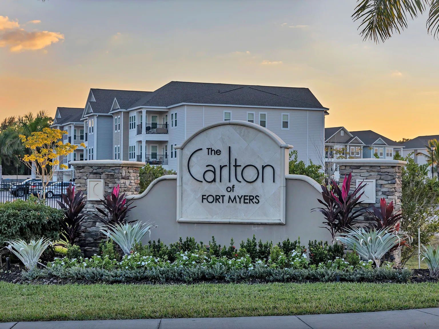 The Carlton of Fort Myers — Photo 1