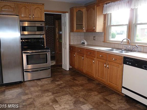 5th image of 35 Orchard Cir