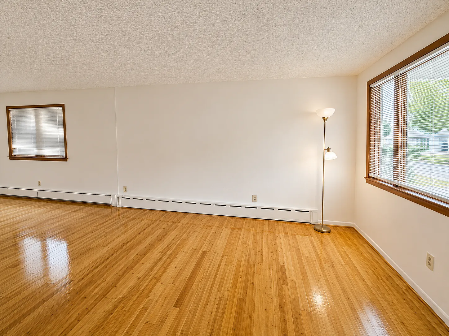 5 bed, 2212 sqft, $1,400 — Photo 4
