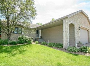 10549 Maryland Cir S, Minneapolis, MN 55438