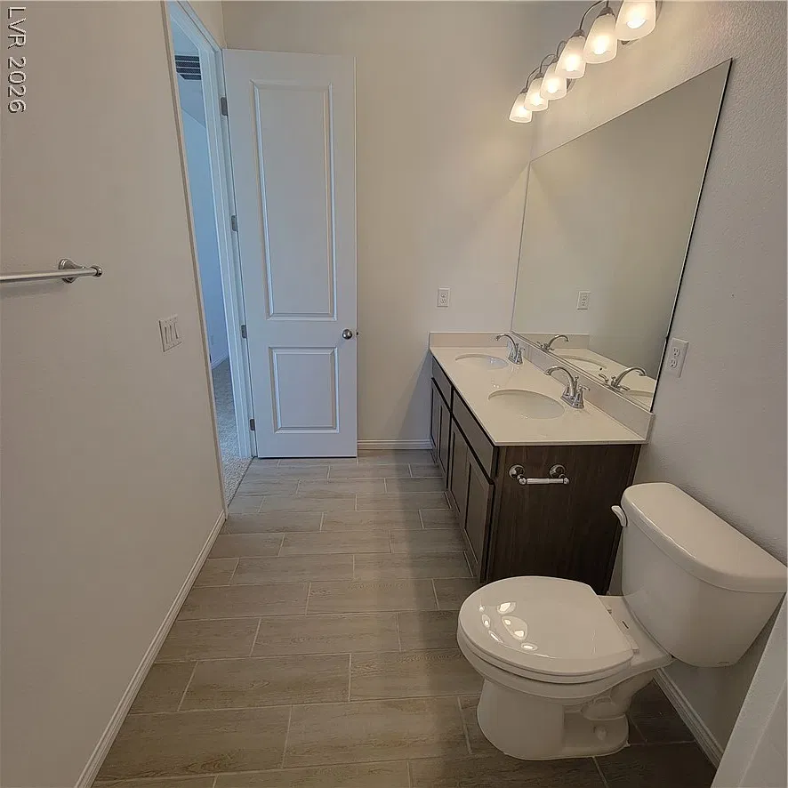 3 bed, 2.5 bath, 1592 sqft, $2,200 — Photo 3
