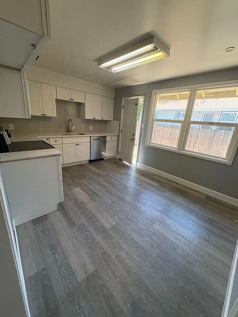 2450 Ione St - Sacramento 95864 — Photo 2