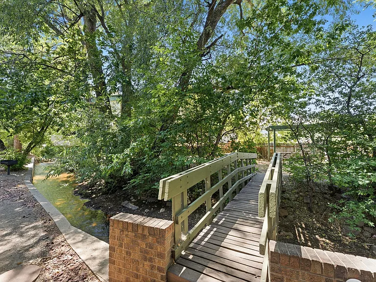 1920 Canyon — Photo 18