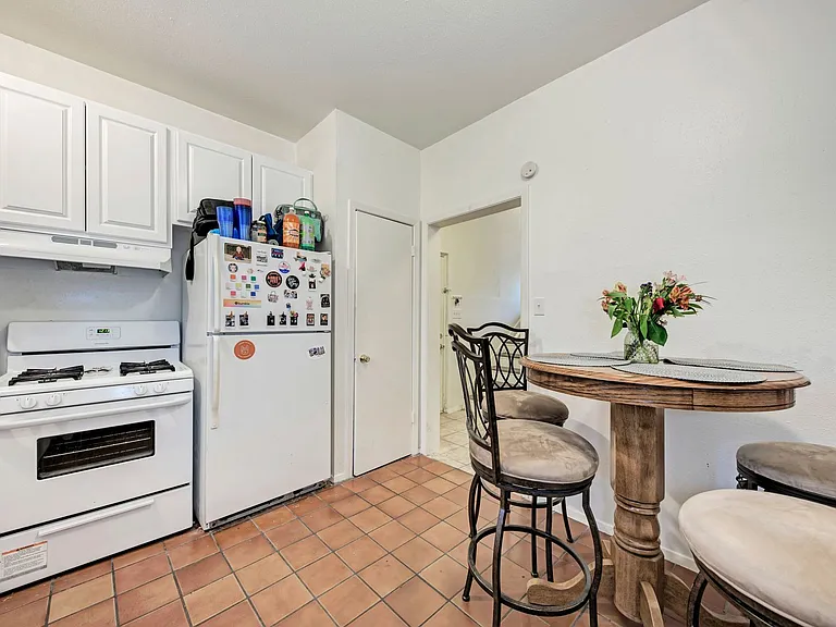 3102 Cedar St — Photo 16