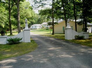 7587 E Ridge Rd, Branch, MI 49402