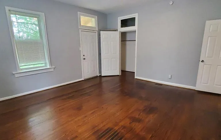4135 S Compton Ave — Photo 18