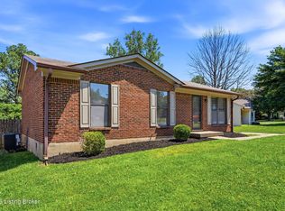 7902 Rochelle Rd, Louisville, KY 40228