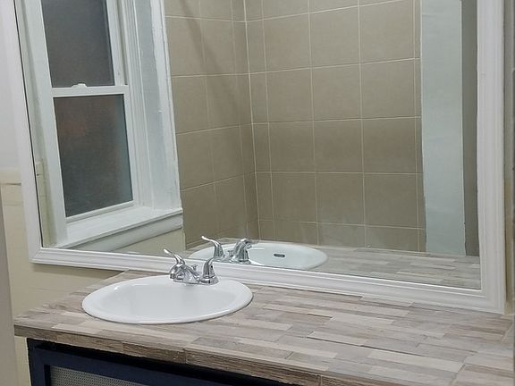 3rd image of 4832 1/2 S Drexel Blvd APT 1E