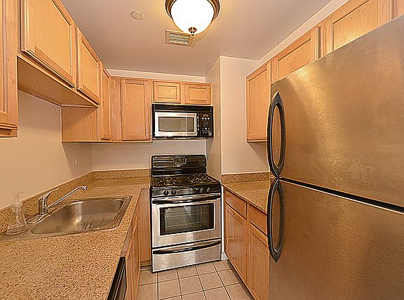 2nd image of 756 Washington St APT 9A
