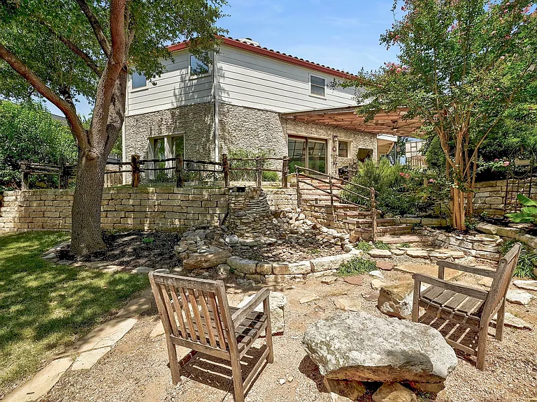 122 Acapulco Dr — Photo 4
