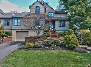 2158 Oak Hill Dr, Canadensis, PA 18323